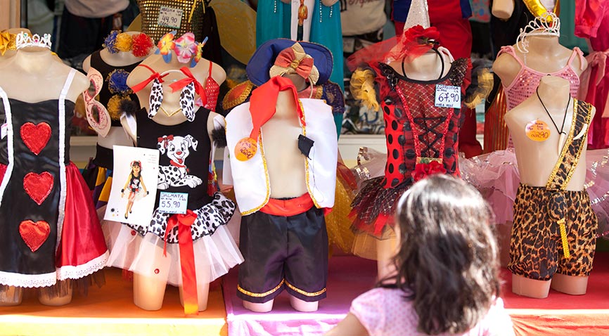 Casa Turuna: loja tradicional de fantasias de carnaval na Saara, Centro do Rio