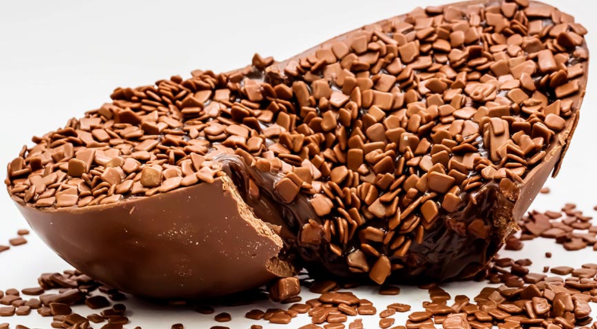 Ovo coberto por granulado de chocolate belga