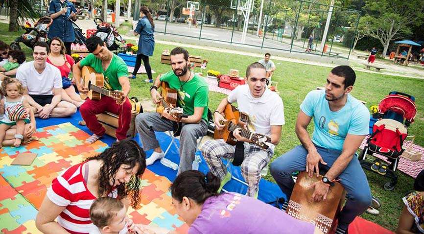 Roda de Bebês acontece na Creche Primeiros Passos, em Ipanema.