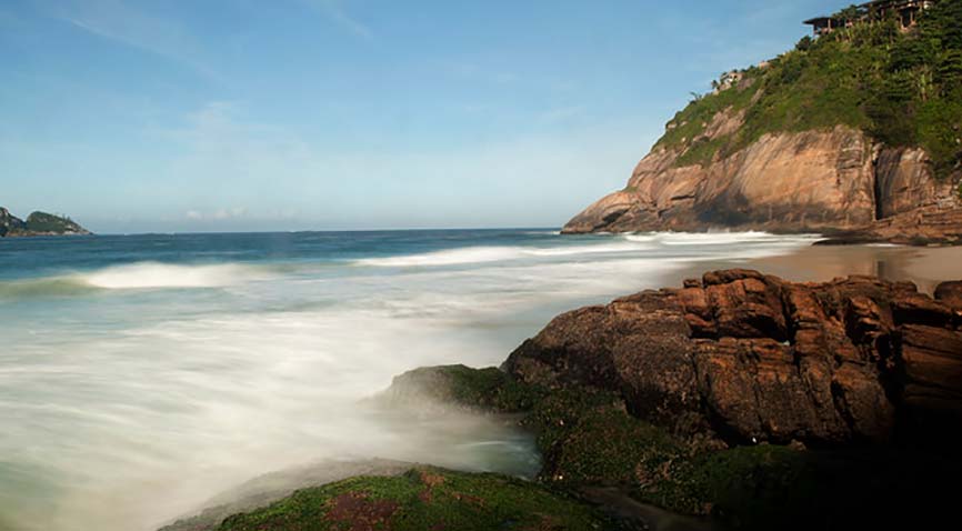ZehPretim: Joatinga é uma das praias mais vazias do Rio